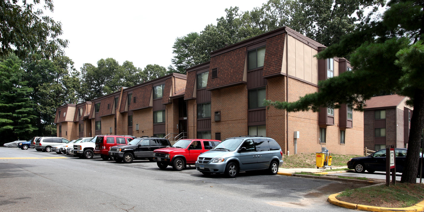 Tall Pines Apartments in Glen Burnie, MD - Building Photo