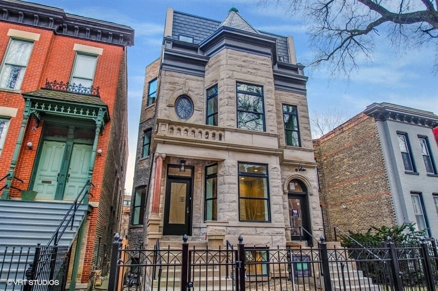 631 W Wellington Ave, Unit 1 in Chicago, IL - Building Photo