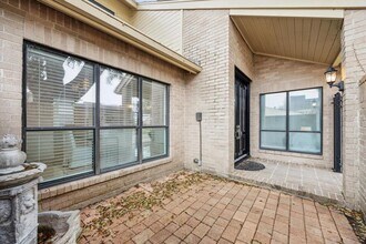 10314 Piping Rock Ln in Houston, TX - Building Photo - Building Photo