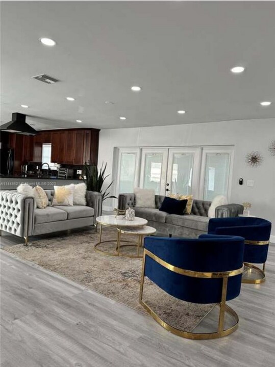 1711 N 50th Ave in Hollywood, FL - Building Photo