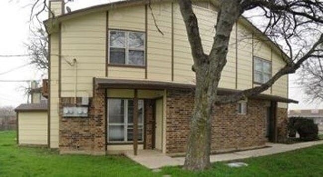 property at 3001 Lake Rd