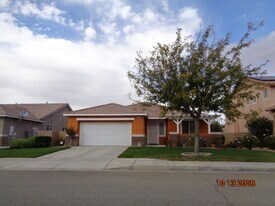 1639 Norberry St in Lancaster, CA - Building Photo