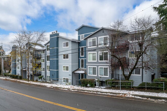 Bitter Lake Vista Apartments in Seattle, WA - Building Photo - Building Photo