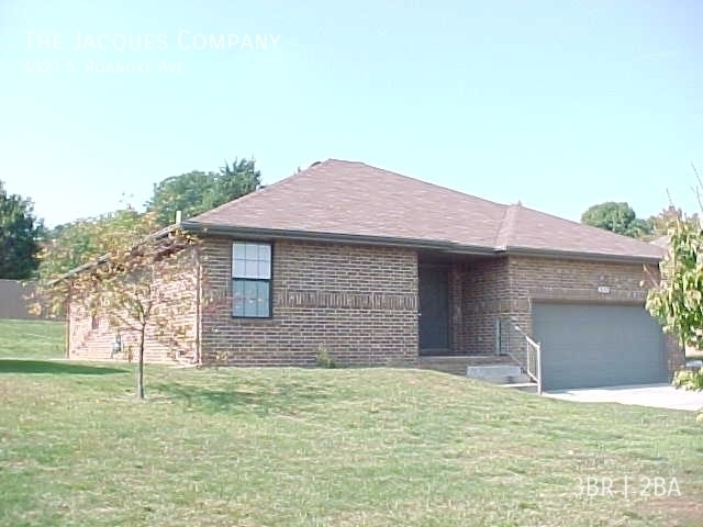 4321 S Roanoke Ave in Springfield, MO - Building Photo