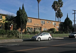 6201 Fountain Ave in Los Angeles, CA - Building Photo - Building Photo