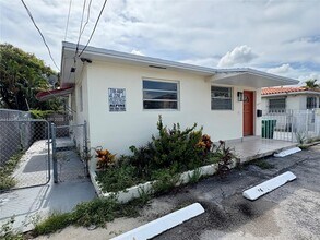 1434 SW 22nd Ave-Unit -1434 in Miami, FL - Building Photo - Building Photo