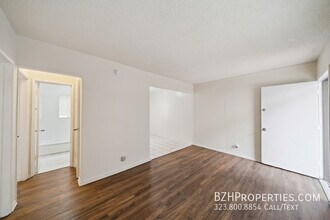 8633 Denver Ave in Los Angeles, CA - Building Photo - Building Photo