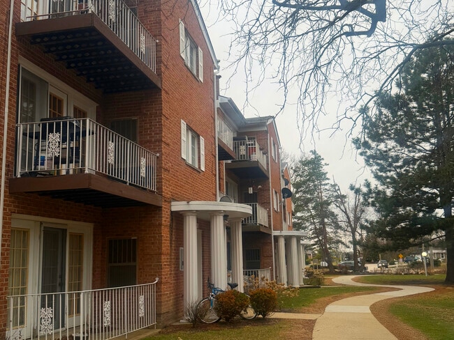 property at 615 Quincy Bridge Ln