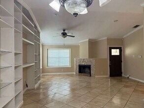 5934 Valley Wood in San Antonio, TX - Building Photo - Building Photo