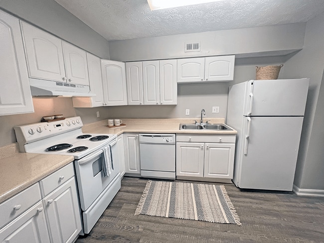 Pine Grove Apartments in Columbia, SC - Building Photo - Building Photo