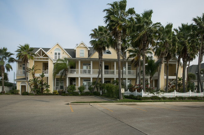 Coast House Condiminiums in Port Aransas, TX - Building Photo - Building Photo