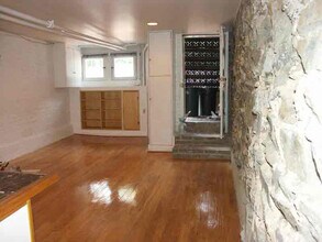 3118 Dumbarton St NW, Unit 3118 English Basement in Washington, DC - Foto de edificio - Building Photo