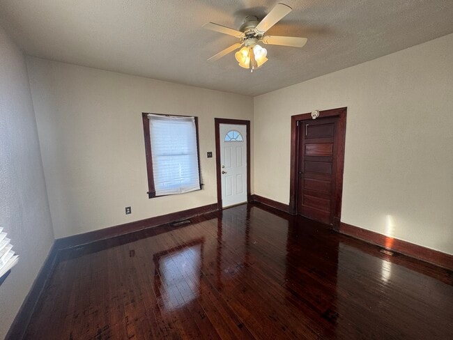 17 S Crawford St in Danville, IL - Building Photo - Building Photo