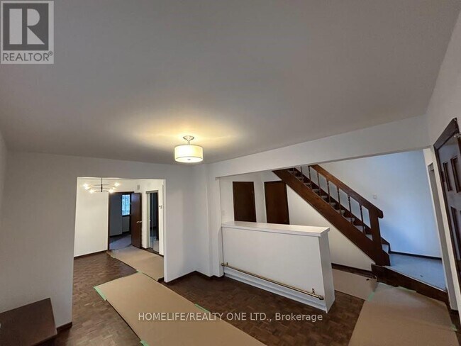 13 East Rd in Toronto, ON - Building Photo - Building Photo