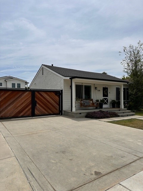 5318 W 119th St in Inglewood, CA - Foto de edificio - Building Photo