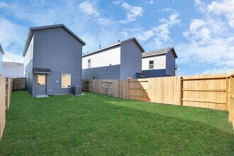 21269 Carosella Dr in New Caney, TX - Building Photo - Building Photo