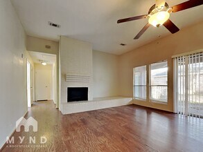 8731 Summit Pines Dr in Humble, TX - Building Photo - Building Photo