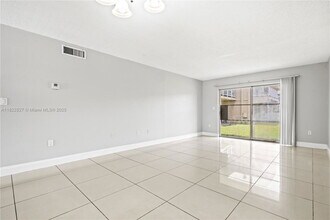 301 NW 177th St in Miami, FL - Building Photo - Building Photo