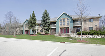 Kendal Woods in Oak Creek, WI - Building Photo