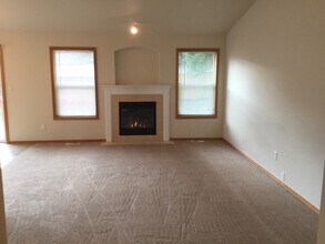 14001 122nd Ave E in Puyallup, WA - Building Photo - Building Photo