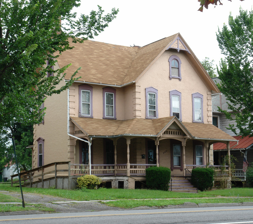 922 W 3rd St in Williamsport, PA - Building Photo