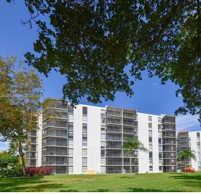 property at 3301 N Country Club Dr