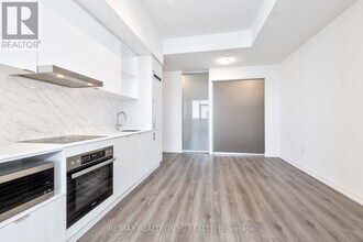 138-6138 Downes St in Toronto, ON - Building Photo - Building Photo