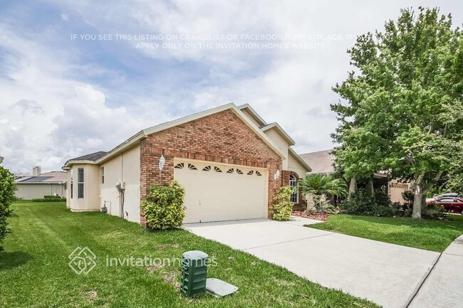 6311 Bridgecrest Dr in Lithia, FL - Building Photo - Building Photo