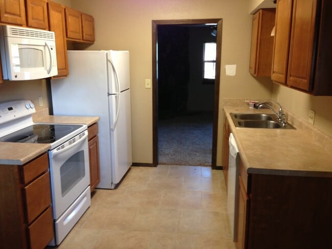 533 S Deveron Dr in Andover, KS - Building Photo - Building Photo