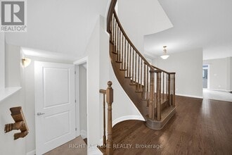 366 Cloyne Cres in Ottawa, ON - Building Photo - Building Photo