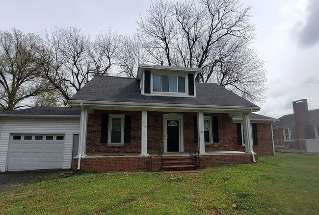 property at 852 S 2nd St