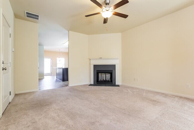 1314 Little Hampton Dr in Lawrenceville, GA - Foto de edificio - Building Photo