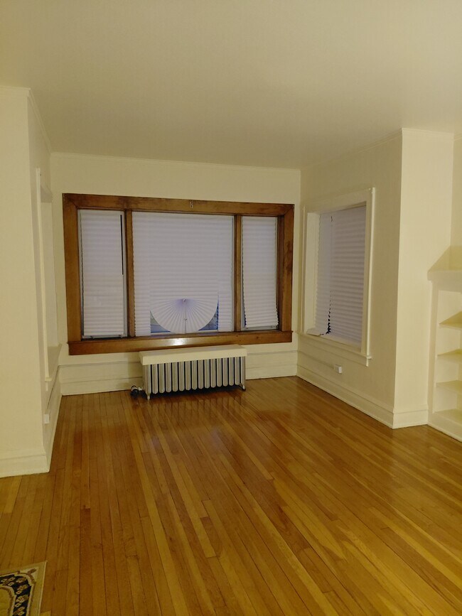 7925 S Eberhart Ave, Unit 1 in Chicago, IL - Foto de edificio - Building Photo