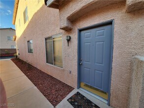 37 Belle Soleil Ave in Las Vegas, NV - Building Photo - Building Photo