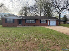 2201 Shady Ln Dr NW in Huntsville, AL - Building Photo