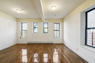 2103 Eighth Avenue in New York, NY - Building Photo - Interior Photo