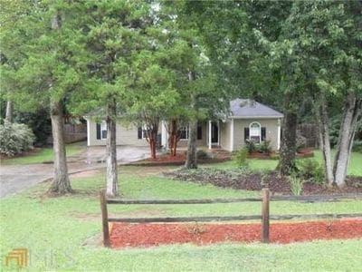 753 Stallings Rd in Senoia, GA - Foto de edificio - Building Photo