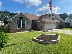 1902 Mistral Ln E in Fort Walton Beach, FL - Building Photo