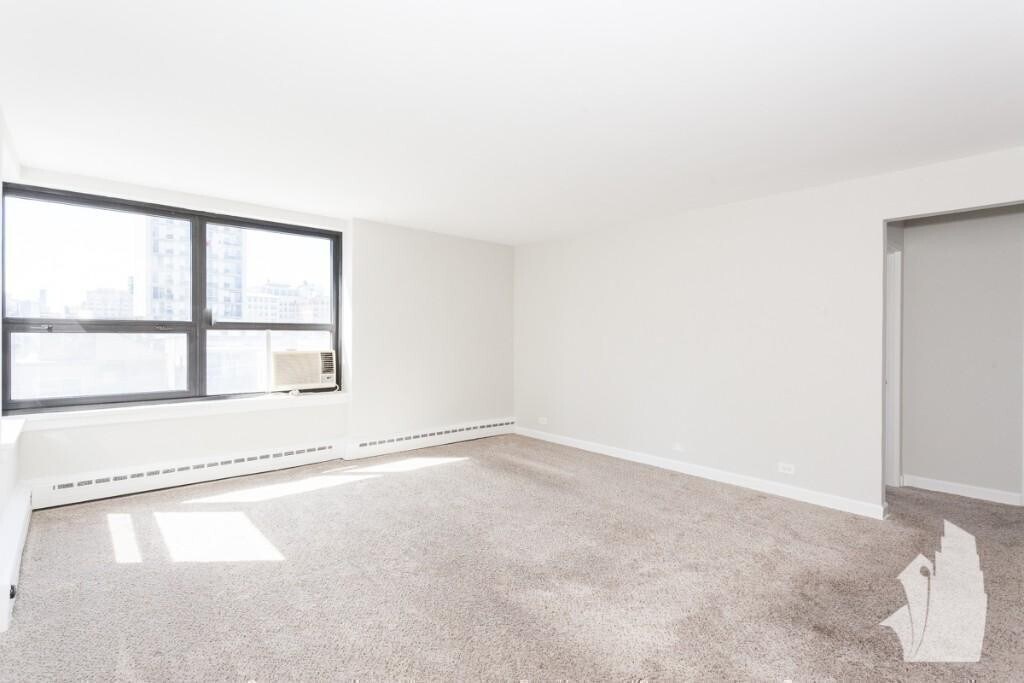 445 W Wellington Ave, Unit 7G in Chicago, IL - Building Photo