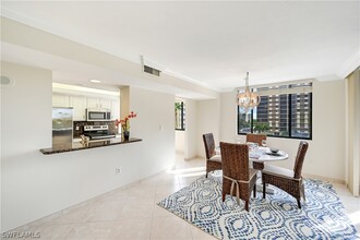 17 Bluebill Ave in Naples, FL - Building Photo - Building Photo