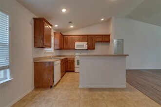 11928 Brown Fox Dr in Fort Worth, TX - Building Photo - Building Photo