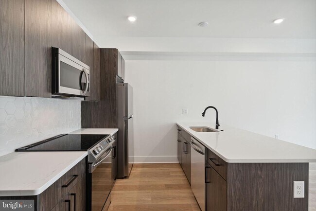 1419 W Grange Ave in Philadelphia, PA - Building Photo - Building Photo