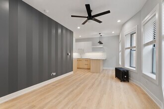 7736 N Eastlake Terrace in Chicago, IL - Building Photo - Building Photo