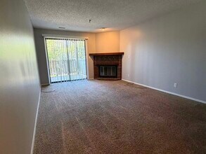 1360 Brook St in St. Charles, IL - Building Photo - Building Photo