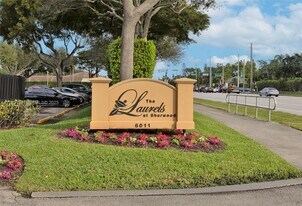 6051 10th Ave N in Greenacres, FL - Building Photo