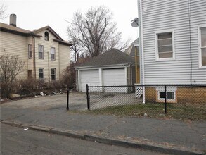 147 Newfield Ave in Bridgeport, CT - Building Photo - Building Photo