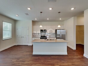 2506 Sunrise Ct in Tavares, FL - Building Photo - Building Photo