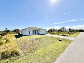 462 Omen St in Punta Gorda, FL - Building Photo - Building Photo