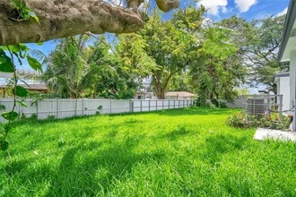 2448 NW 42nd St in Miami, FL - Building Photo - Building Photo