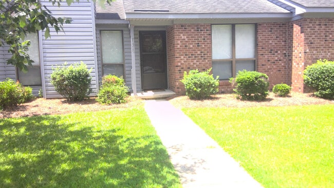 property at 736 Colony Pl